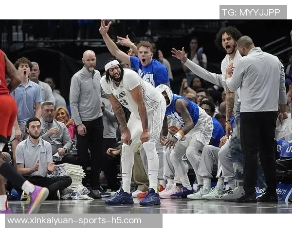 浓眉首节表现稳健6分4板1助助力球队中规中矩展现实力